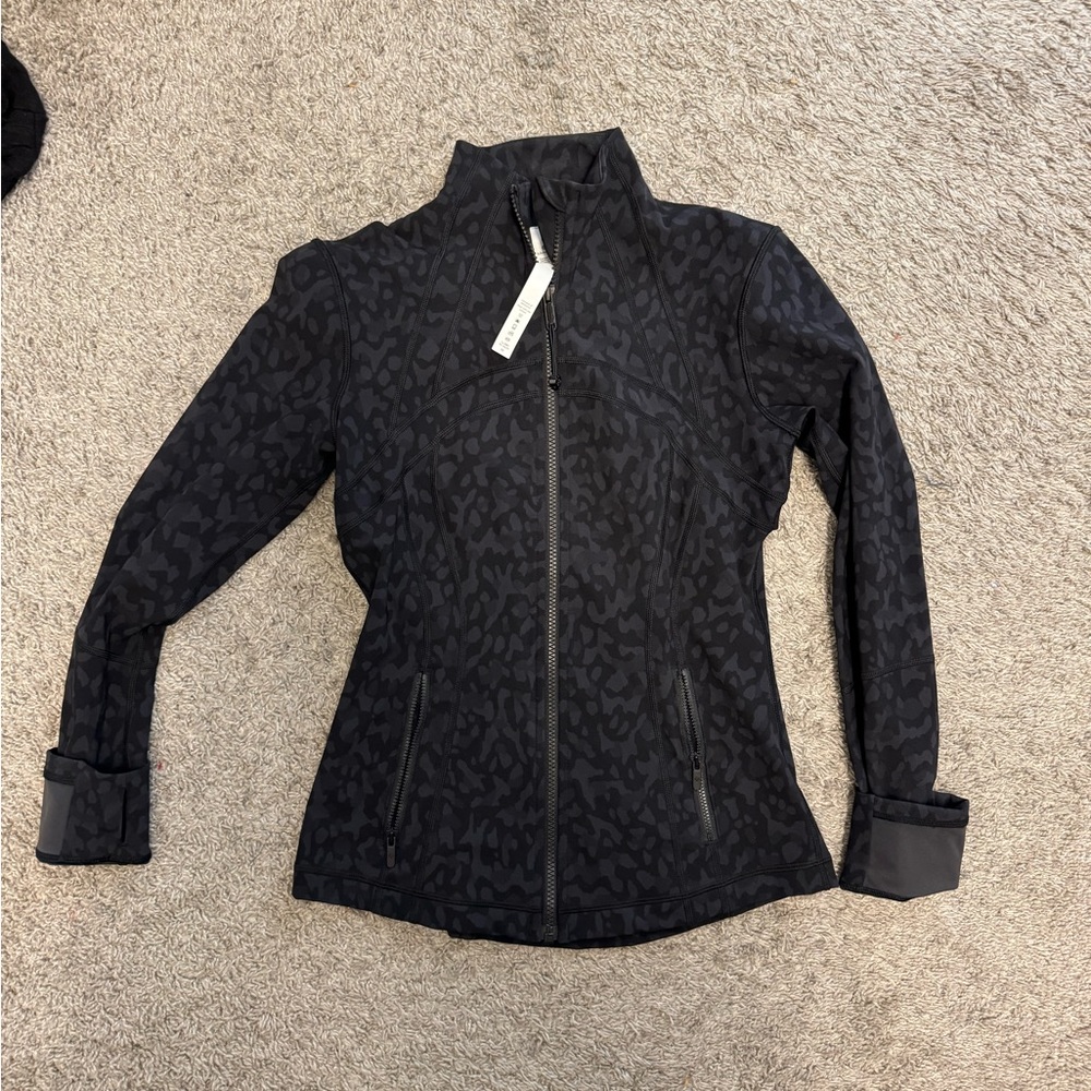Lululemon define jacket size 6